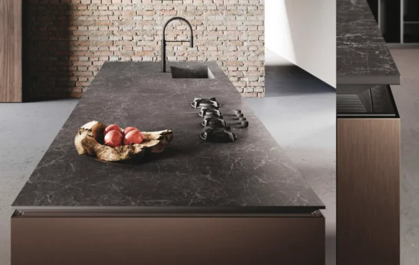 Bluna + Lab : Cuisine élégante et ergonomique avec matériaux raffinés